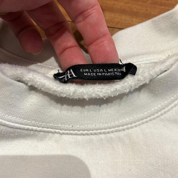 Zara Crop Sweatshirt - Picture 2 of 4